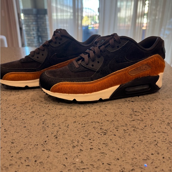 Nike Air Max Black and Brown sneaker - Picture 3 of 7